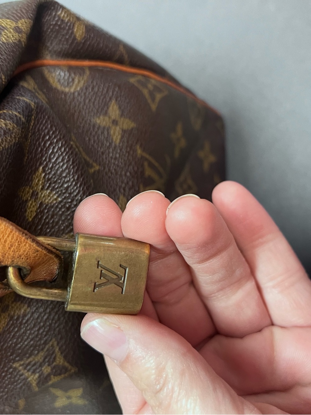 Louis Vuitton Brown Monogram Satchel with Tan Handles - Picture 4 of 16